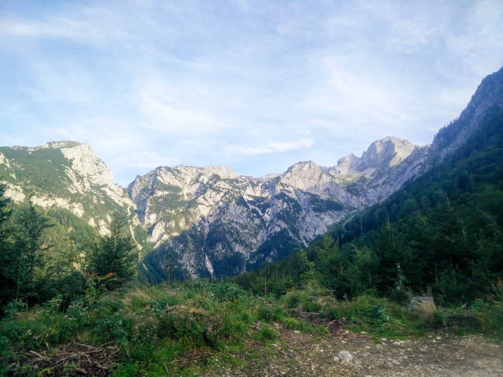 Kalška gora, Kokrsko sedlo, Skuta